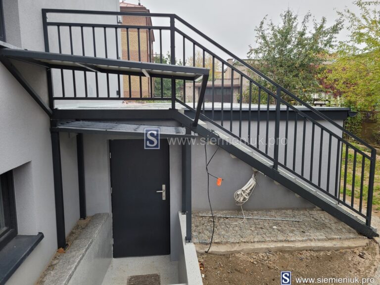 konstrukcja, konstrukcje, konstrukcja stalowa, konstrukcje stalowe, konstrukcja metalowa, konstrukcje metalowe, Białystok, podlaskie, Podlasie, konstrukcja zewnętrzna, konstrukcje zewnętrzne, schody, schody stalowe, schody, metalowe, schody tarasowe, schody z daszkiem